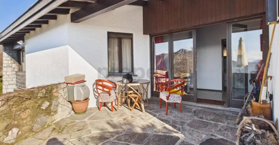 Arogno: Characteristic house with lake view, garden and great potential – photo 46 of 51
