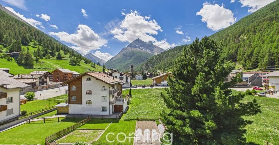 Vue panoramique et beaucoup d'espace - Appartement de 5.5 pièces à Saas-Grund, ensoleillé – photo 4 sur 28