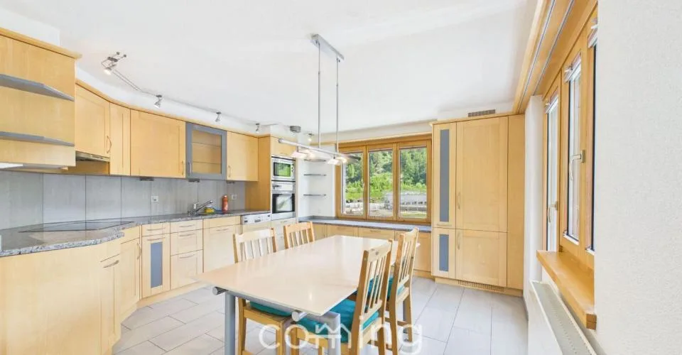 Vue panoramique et beaucoup d'espace - Appartement de 5.5 pièces à Saas-Grund, ensoleillé – photo 2 sur 28