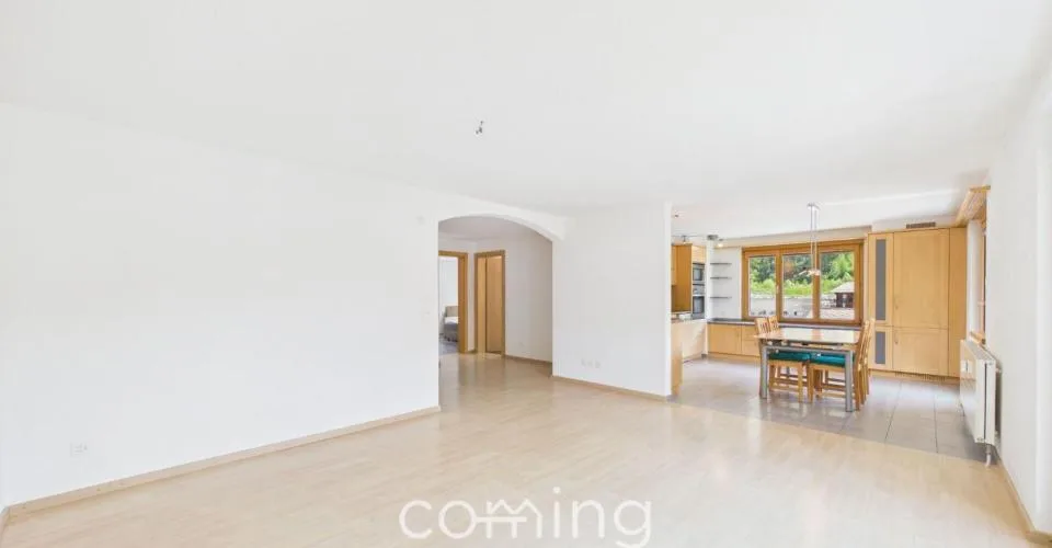 Vue panoramique et beaucoup d'espace - Appartement de 5.5 pièces à Saas-Grund, ensoleillé – photo 3 sur 28
