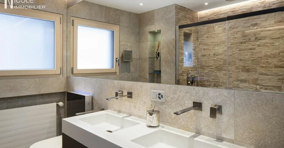 DUPLEX DE STANDING ENTIÈREMENT RÉNOVÉ ! – foto 13 di 29