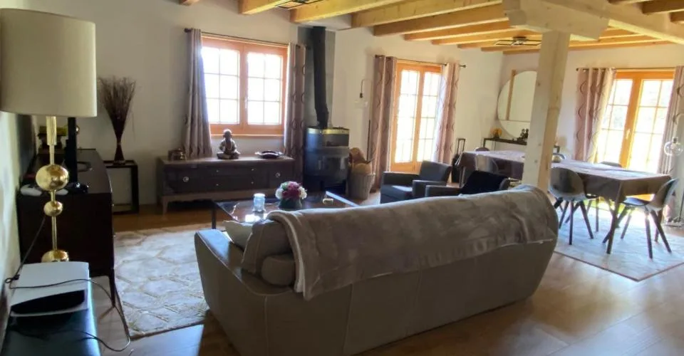 6007. Vue splendide et charme garantis pour ce Chalet rénové – Foto 12 von 22