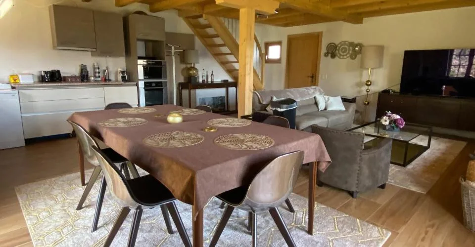6007. Vue splendide et charme garantis pour ce Chalet rénové – Foto 13 von 22