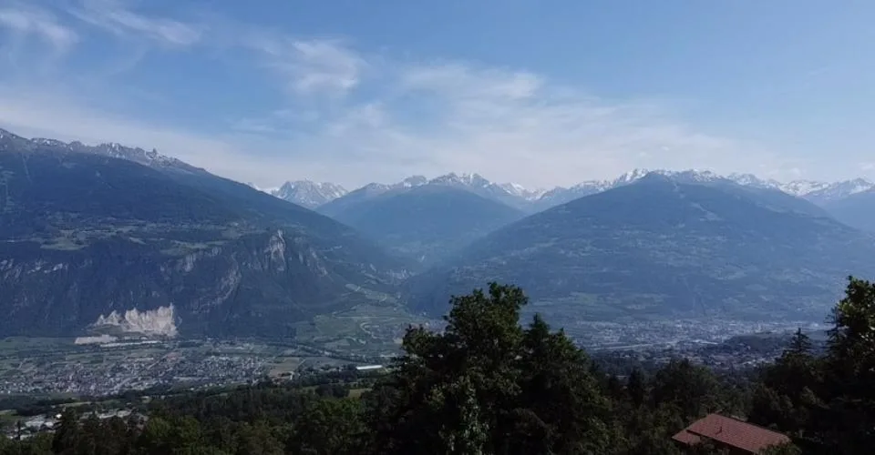 6007. Vue splendide et charme garantis pour ce Chalet rénové – Foto 21 von 22