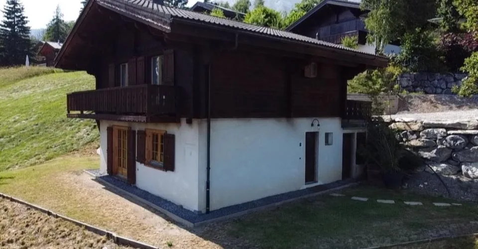 6007. Vue splendide et charme garantis pour ce Chalet rénové – Foto 20 von 22