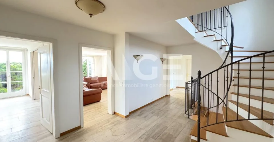 12 Zimmer Einfamilienhaus in Mont-sur-Rolle – Foto 20 von 27