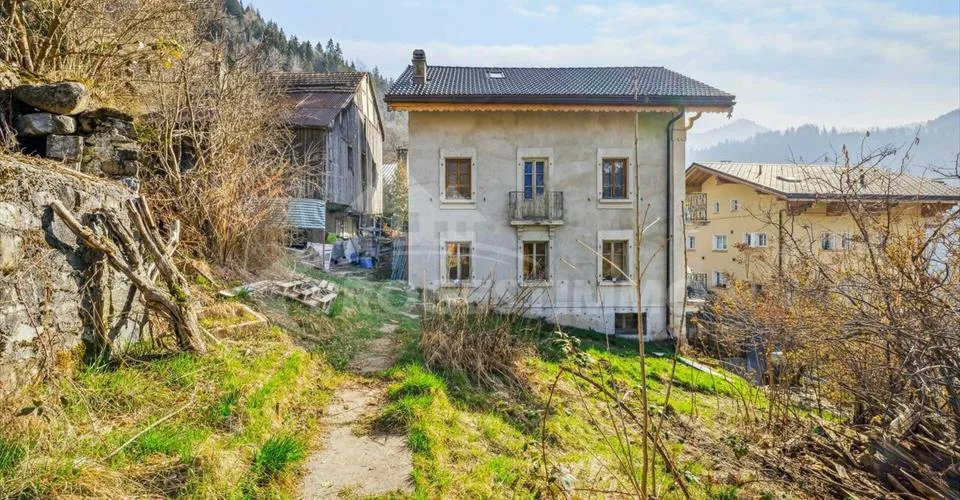 AUSSERGEWÖHNLICH - GROßES HAUS ZUM RENOVIEREN – Foto 2 von 20