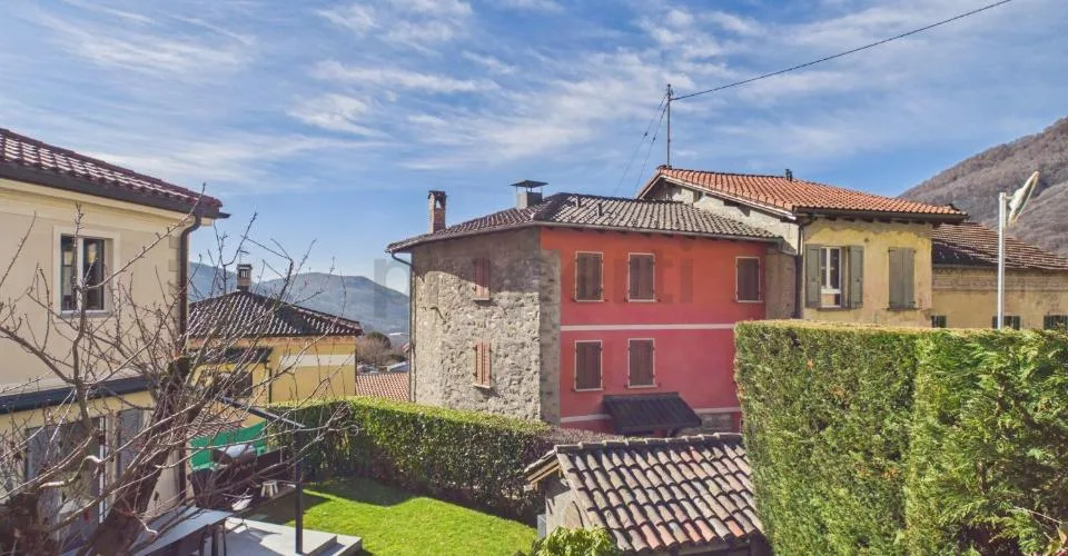 Spaziosa 7.5 locali villetta a schiera con ampia cantina, Alto Malcantone-Mugena