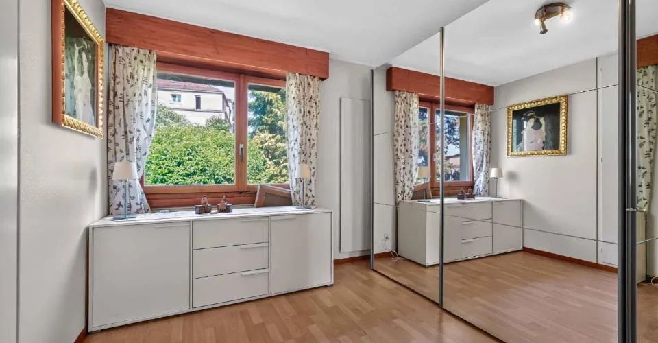 Spacieux appartement de 4.5 pièces situé dans un environnement privilégié – Foto 11 von 26