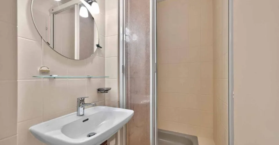 Spacieux appartement de 4.5 pièces situé dans un environnement privilégié – Foto 12 von 26