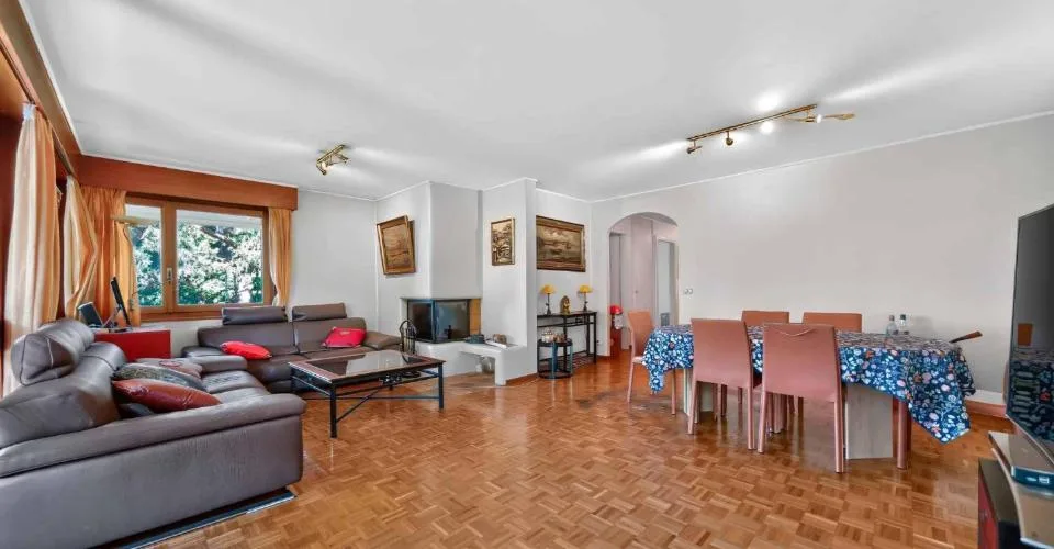 Spacieux appartement de 4.5 pièces situé dans un environnement privilégié – Foto 6 von 26