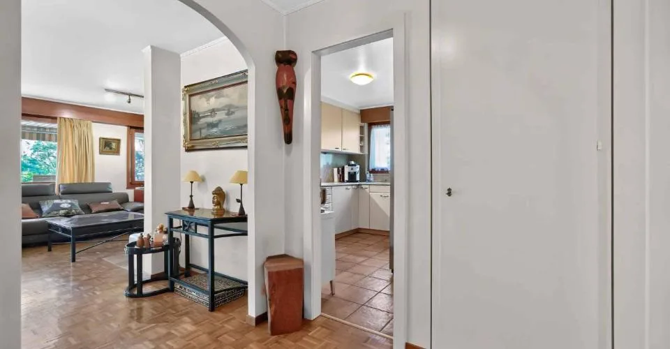 Spacieux appartement de 4.5 pièces situé dans un environnement privilégié – Foto 8 von 26