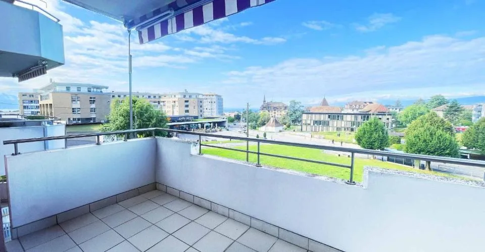 Situazione privilegiata, interno luminoso e lago sullo sfondo – foto 7 di 20