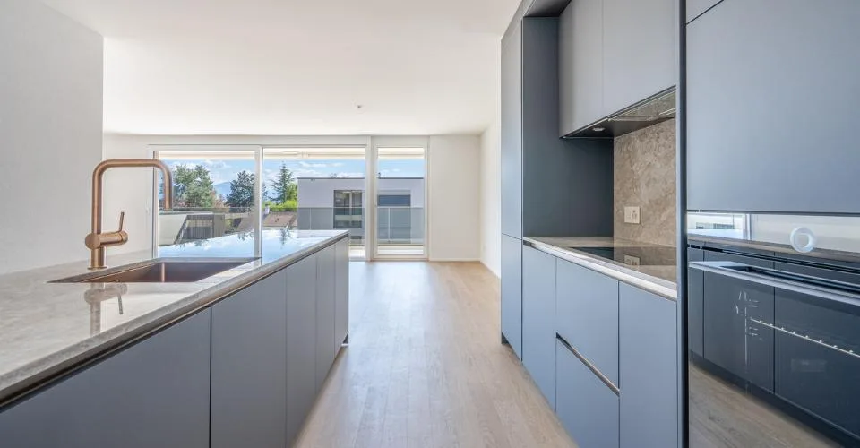 Splendide 4,5 pièces avec spacieux balcon au dernier étage – Foto 4 von 20