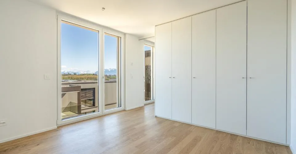 Splendide 4,5 pièces avec spacieux balcon au dernier étage – Foto 7 von 20