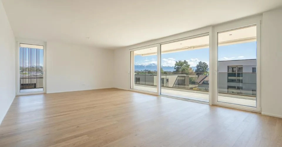 Splendide 4,5 pièces avec spacieux balcon au dernier étage – Foto 3 von 20
