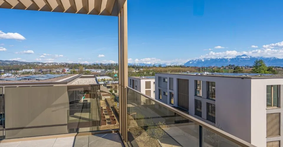 Splendide 4,5 pièces avec spacieux balcon au dernier étage – Foto 10 von 20