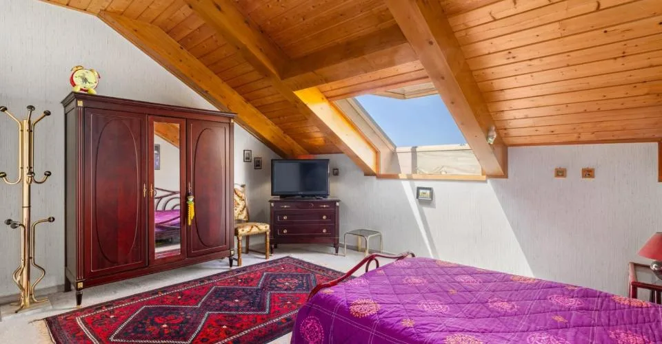 Duplex familial à rafraîchir dans un quartier résidentiel recherché – Foto 6 von 19