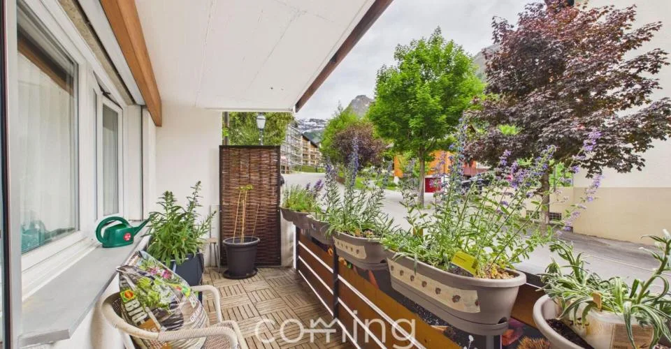 Appartement lumineux de 2.5 pièces avec balcon et vue panoramique sur les Alpes valaisannes à Loèche-les-Bains – photo 10 sur 22