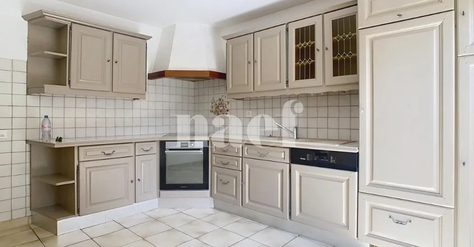 Semi-detached house with 4.5 rooms