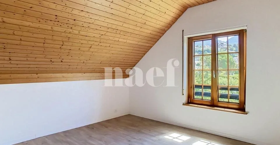 Semi-detached house with 4.5 rooms