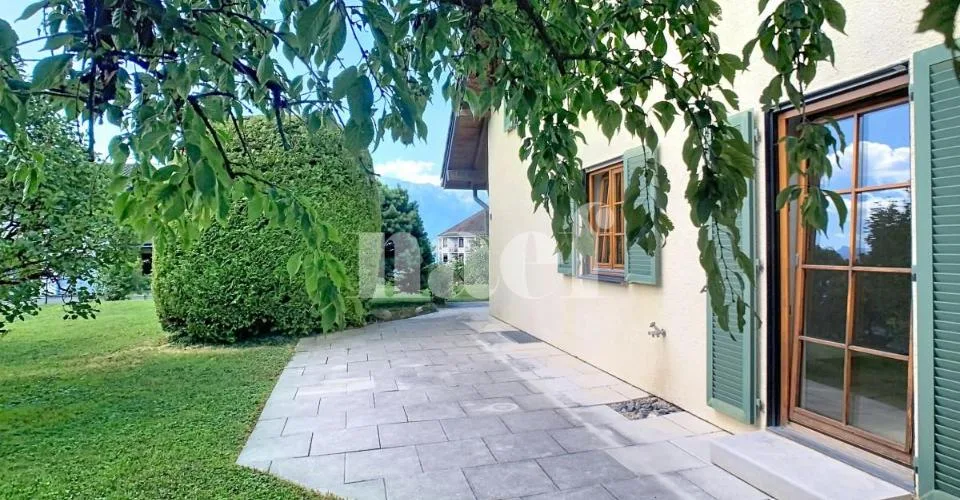 Semi-detached house with 4.5 rooms
