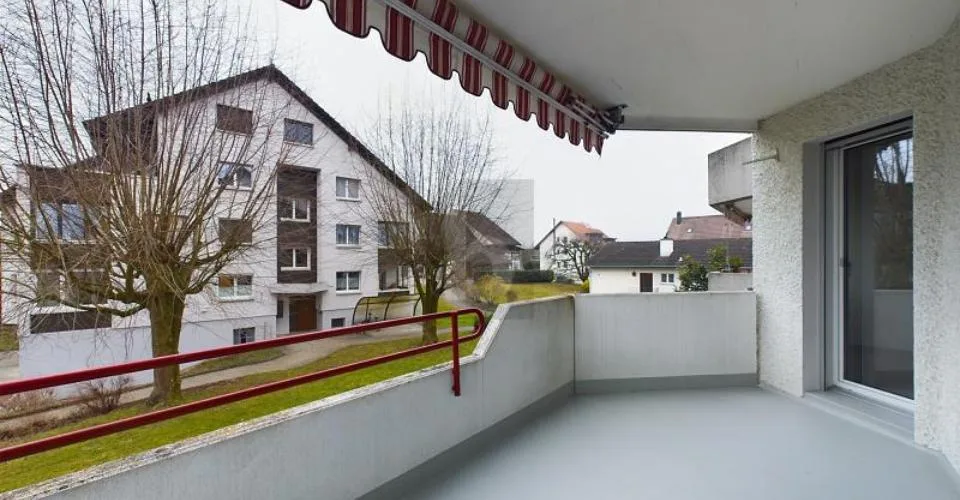 Modern, Comfortable and with a Cozy Balcony