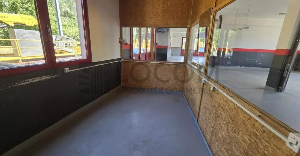 Ampio spazio industriale in affitto a Bussigny – foto 24 di 24