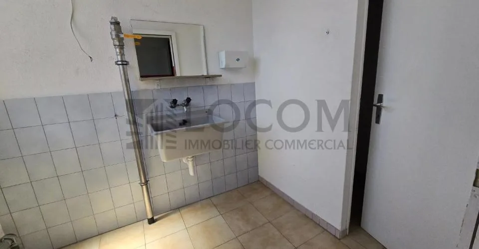 Ampio spazio industriale in affitto a Bussigny – foto 19 di 24