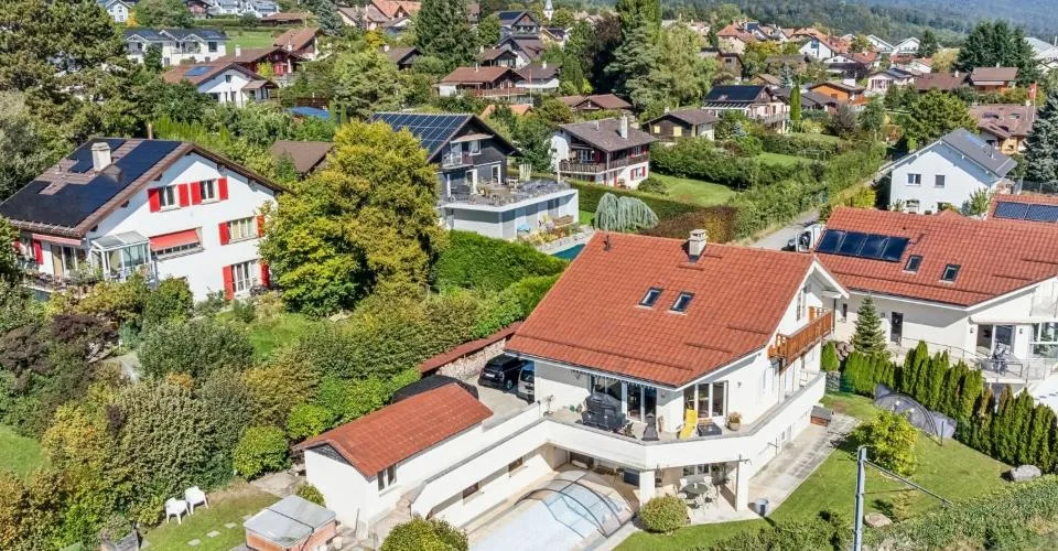 Bella casa individuale, piscina e vista panoramica – foto 13 di 26