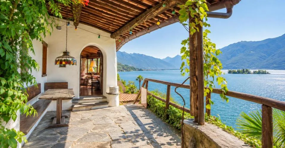 Mediterranean Holiday Home with Boat Dock – photo 6 of 11