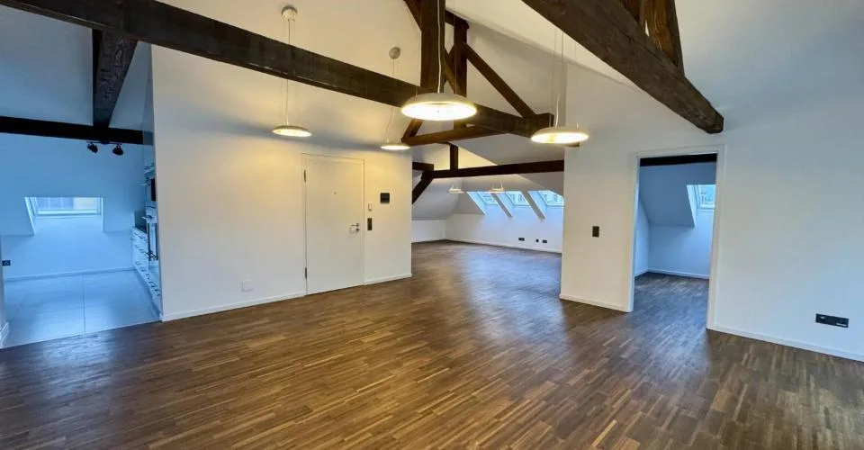 Zu verkaufen: Großes 3,5-Zimmer-Apartment mit Veranda in Bulle – Foto 18 von 19