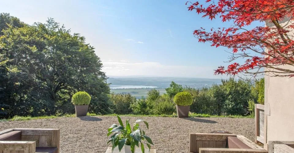 Exceptionnelle propriété rénovée avec vaste jardin et vue sur le lac – foto 5 di 26