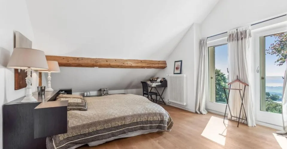 Exceptionnelle propriété rénovée avec vaste jardin et vue sur le lac – foto 13 di 26