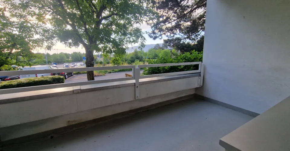 BERNEX - grande appartamento con balcone