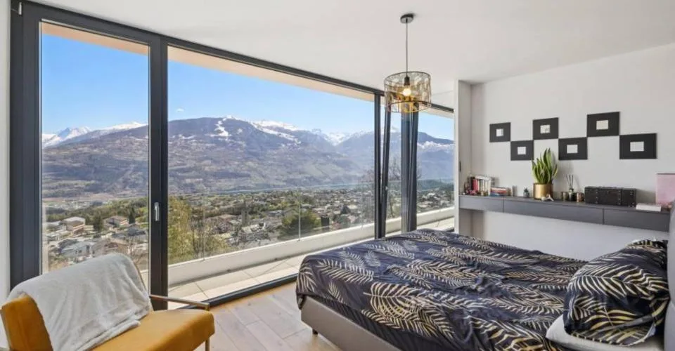 Villa von hohem Standard mit Dominanz über der Ebene – Foto 17 von 20