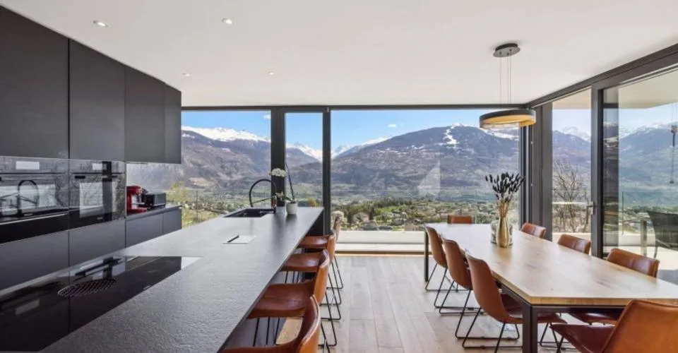 Villa von hohem Standard mit Dominanz über der Ebene – Foto 12 von 20