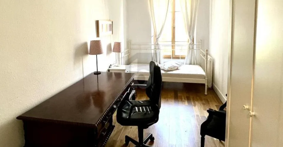 CHARMANT MEUBLÉ CENTRAL POUR COUPLE OU FAMILLE – foto 8 di 12