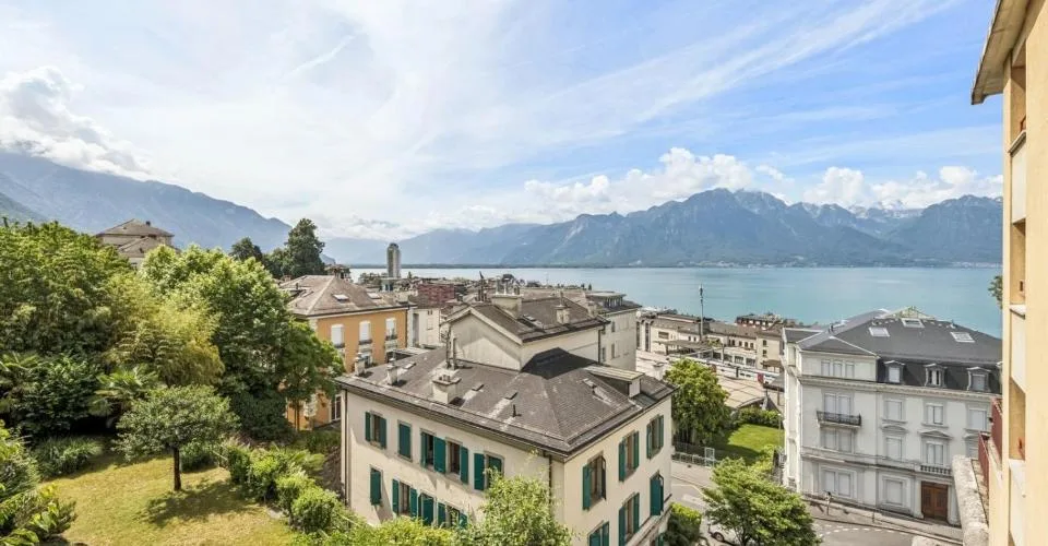 Situation idéale pour ce charmant 3.5 pièces avec vue lac – Foto 12 von 24