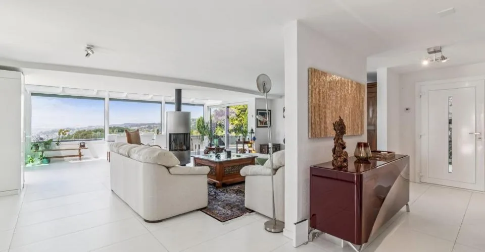 Bella proprietà moderna con vista panoramica a Grandvaux – foto 17 di 26