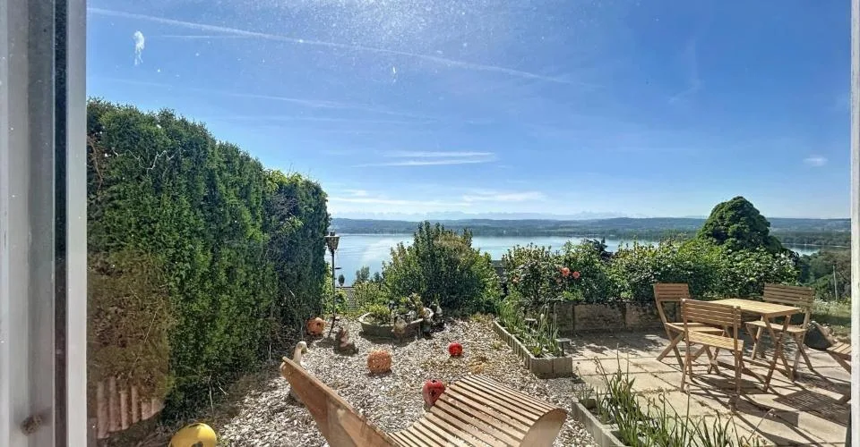 Villa mit atemberaubendem Blick auf den Murtensee – Foto 17 von 24