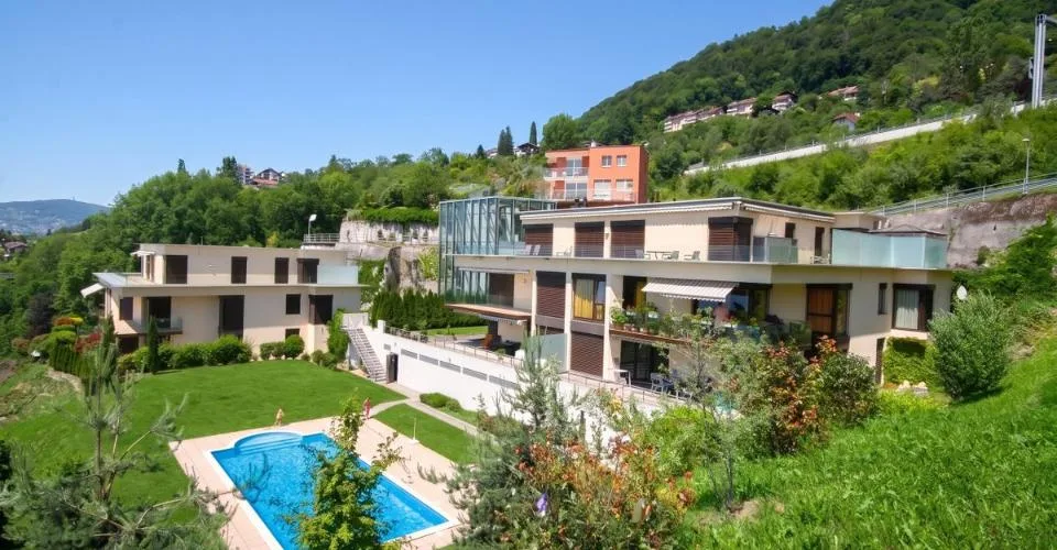 GRAND APPARTEMENT DE 5,5 PIECES AVEC LES COMMODITES D'UNE VILLA ET UNE TRES BELLE VUE PANORAMIQUE – foto 2 di 25