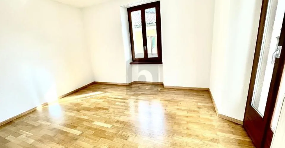 Dans un quartier ensoleillé et calme