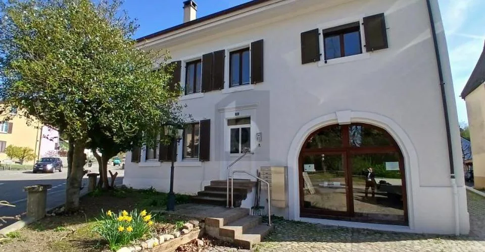 Rénové récemment avec grand balcon