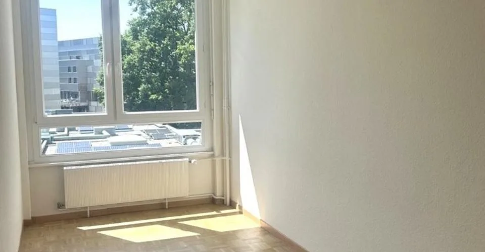 In der Nähe des Flughafens und internationaler Organisationen – Foto 21 von 31