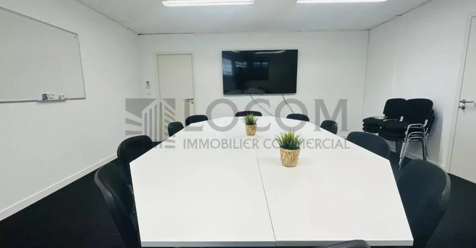 Schreibtisch oder Privatbüro mit Seeblick – Foto 16 von 16