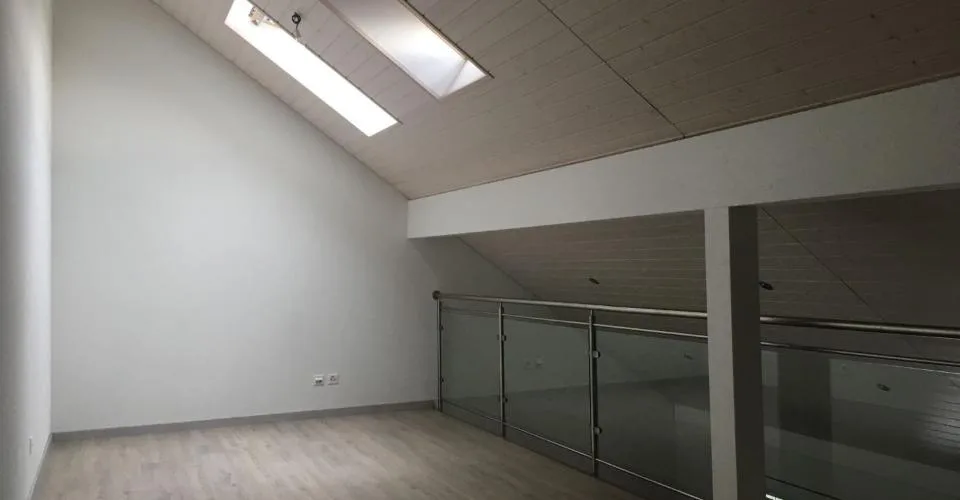 MAGNIFIQUE DUPLEX EN ATTIQUE – Foto 5 von 18