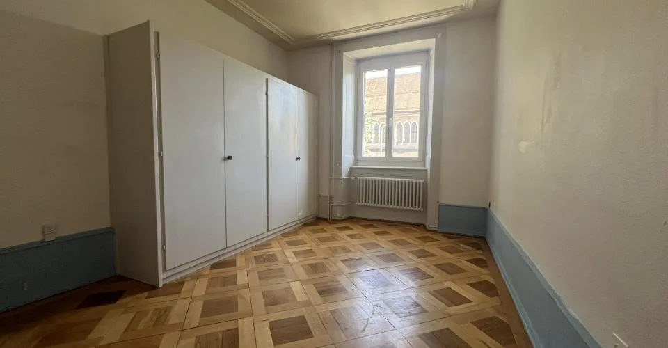 Charmant appartement de 4 pièces au rez-de-chaussée surélevé à La Chaux-de-Fonds – foto 14 di 21