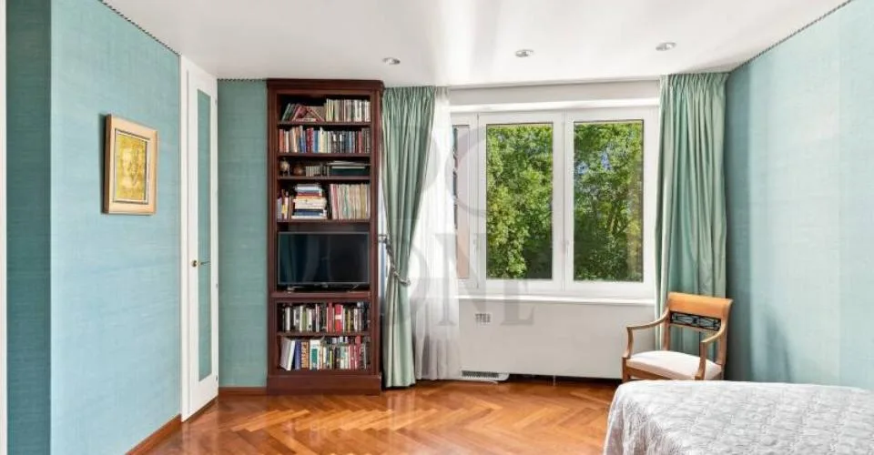 Penthouse en duplex face au lac avec terrasse et vue panoramique – Foto 8 von 12