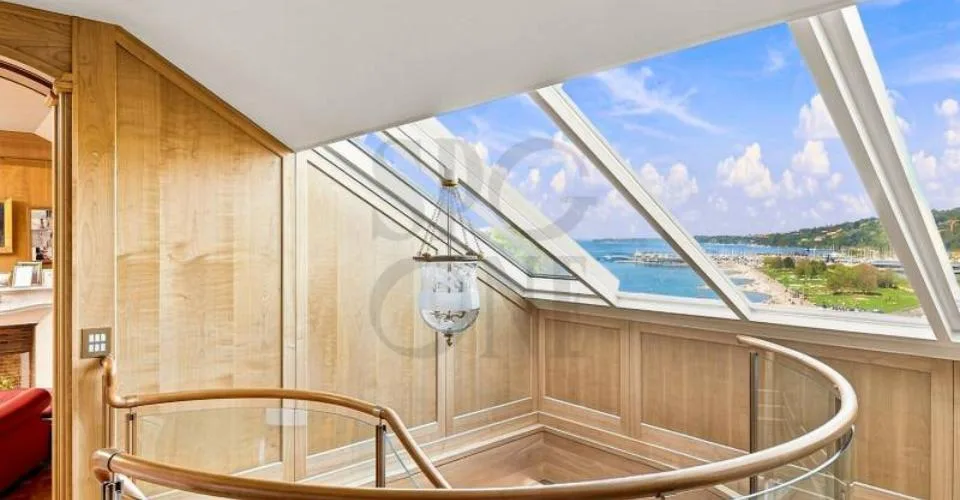 Penthouse en duplex face au lac avec terrasse et vue panoramique – Foto 5 von 12
